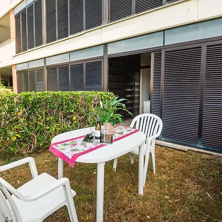 Apartman Bilo Standard Garden-14 By Interhome *